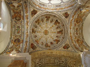 DSC00566 Arched mosaic ceiling at Alhambra on www.adventuresinexpatland.com